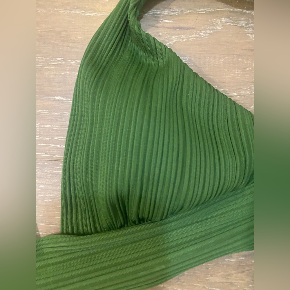 NWOT Robin Piccone Basil Green Lily Ribbed Bikini Swim Top Adjustable Padded S - Picture 2 of 5